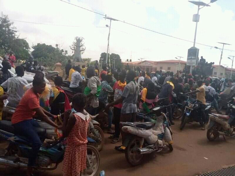 Coup d’état en Guinée : explosion de joie dans les rues après la chute du président Alpha Condé